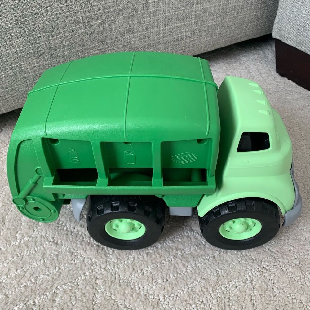 Toy recycling truck